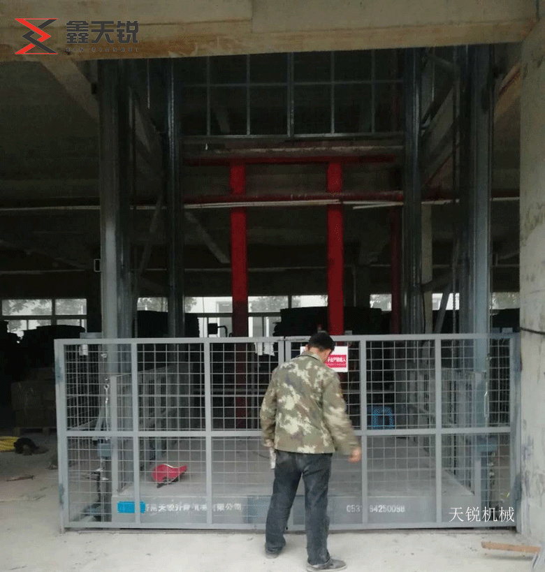 沈阳10吨液压货梯交付使用